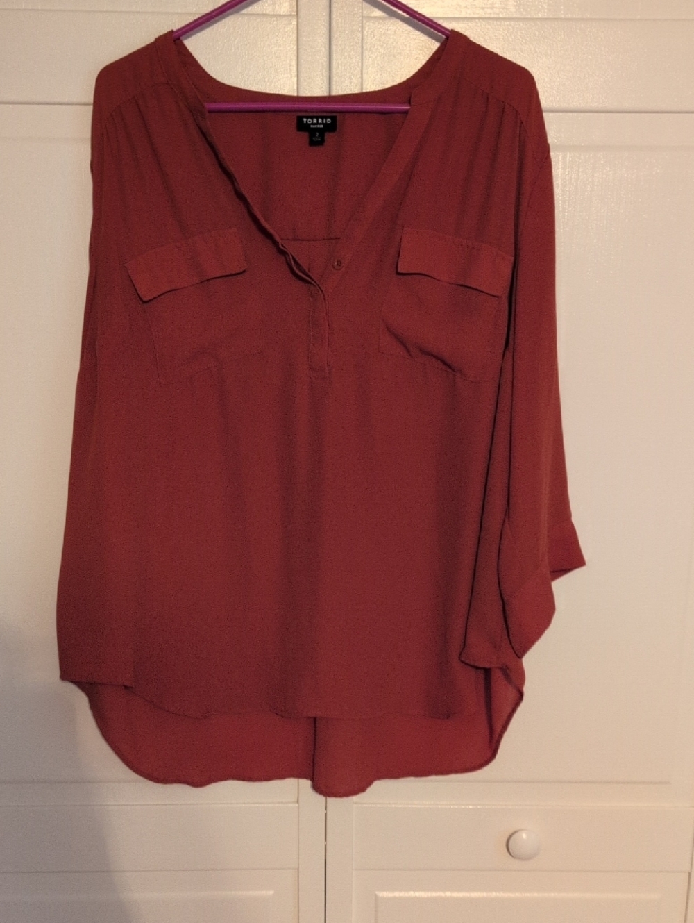 torrid Rust Red V-Neck Button-Front Harper  Blouse Size 2 (18/20)
